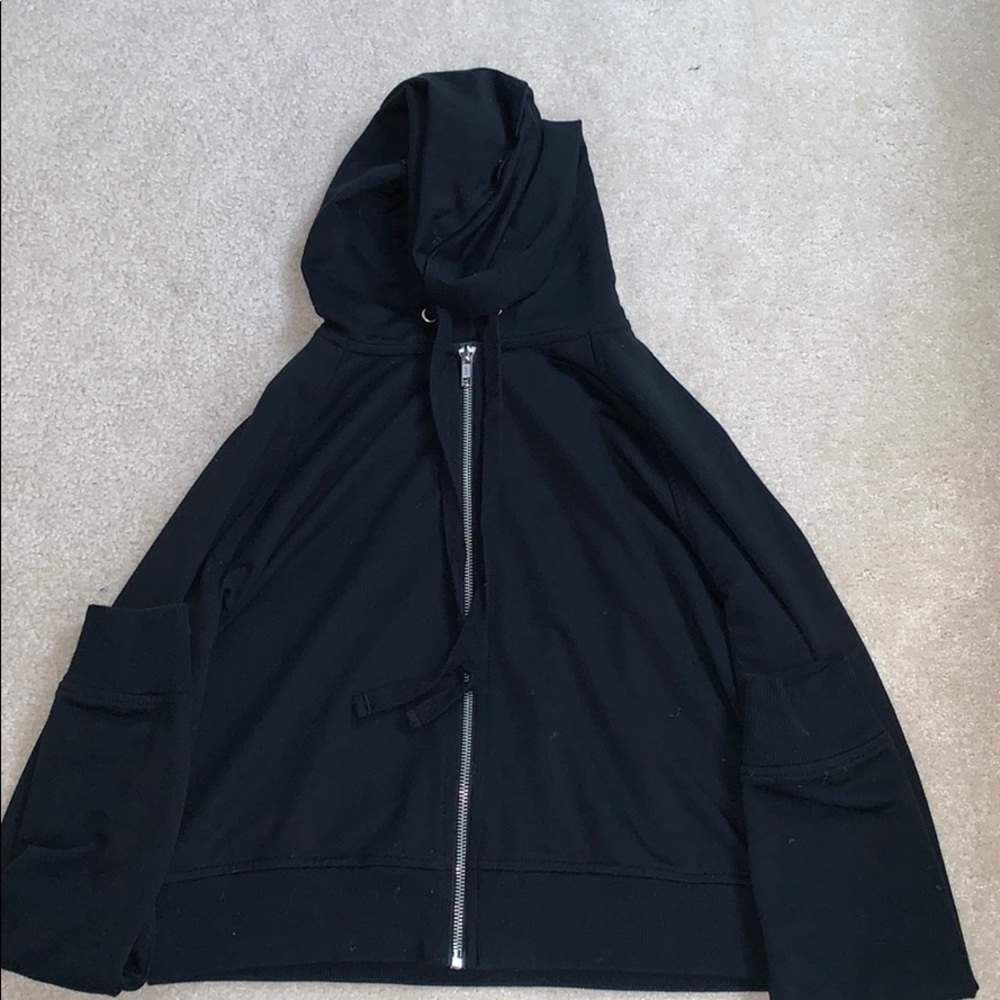 Wild Fable cropped black zip-up